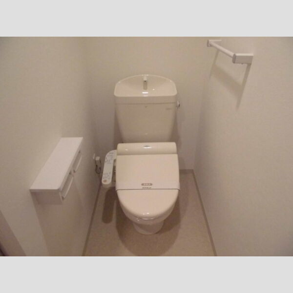 トイレ (トイレ)