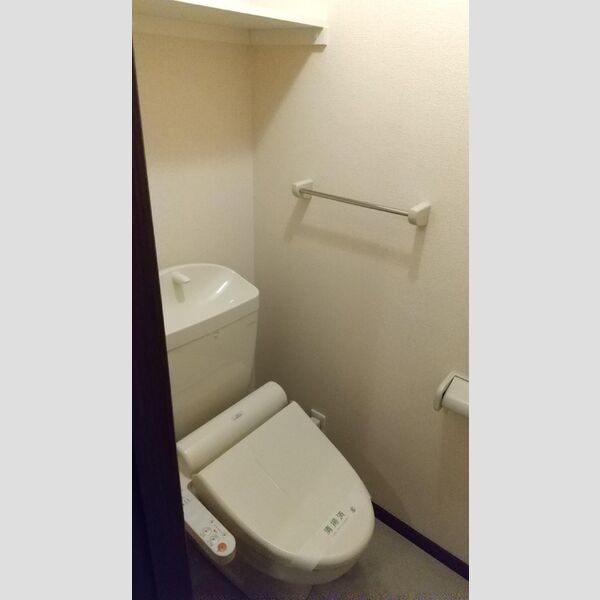 トイレ (トイレ)