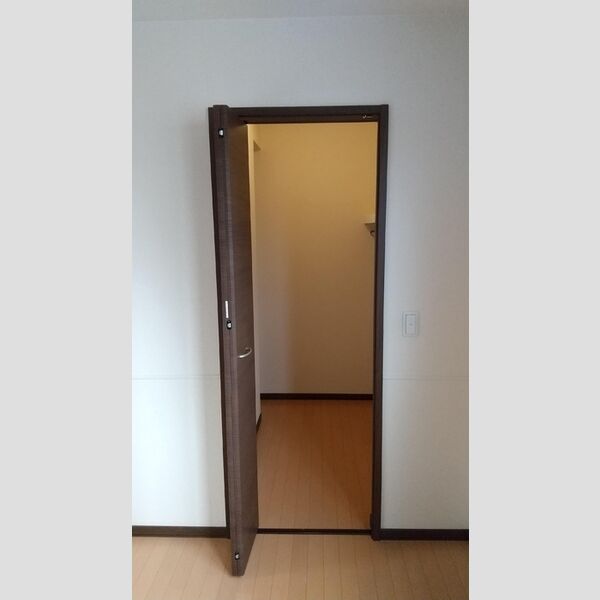 収納 (洋室クローゼット)