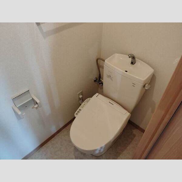 トイレ (トイレ(温水洗浄暖房便座付き))