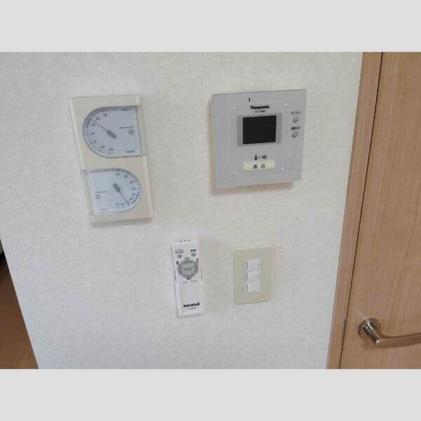 その他設備 (モニター付きインターホン)