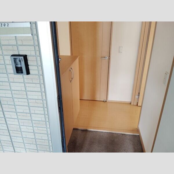 玄関 (下駄箱付き)