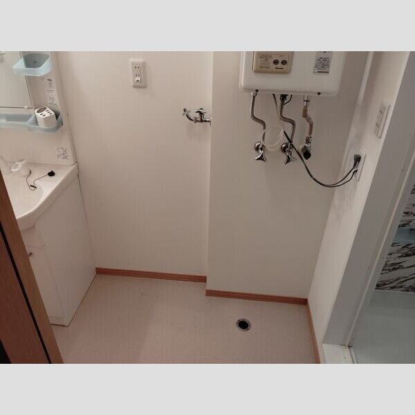 洗面所 (洗濯機置き場)