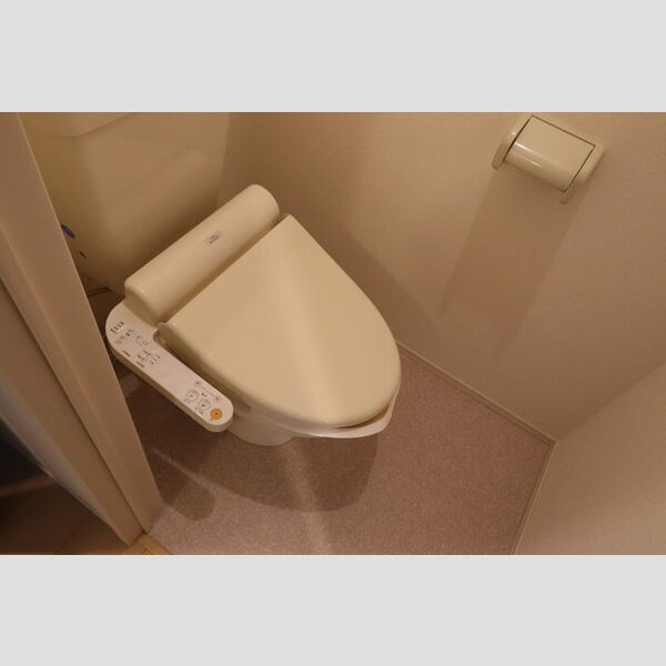 トイレ (トイレ)