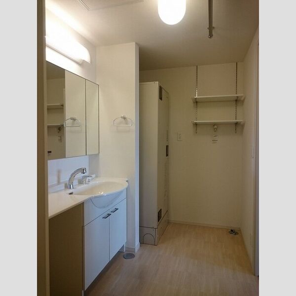 洗面所 (洗髪洗面化粧台)