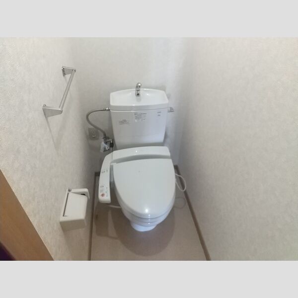 トイレ (温水洗浄暖房便座付き)