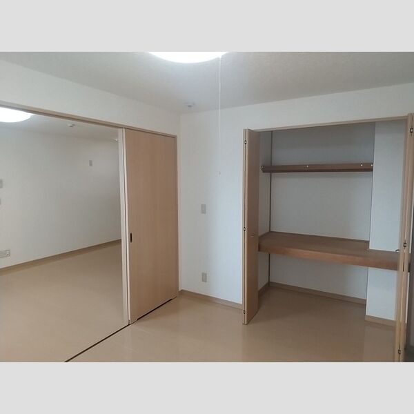 収納 (南洋室(押し入れ付き))