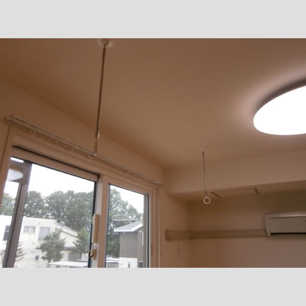 その他 (室内物干し)