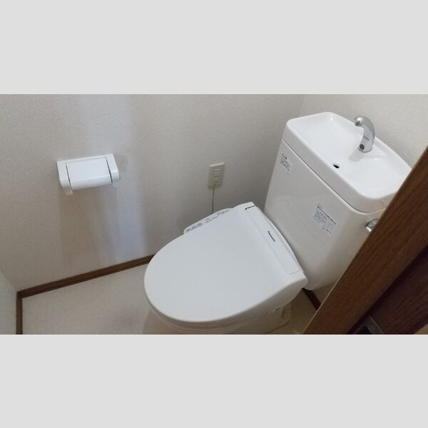 トイレ (トイレ)