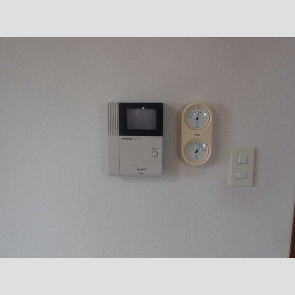 その他設備 (TVインターホン&湿度温度計)