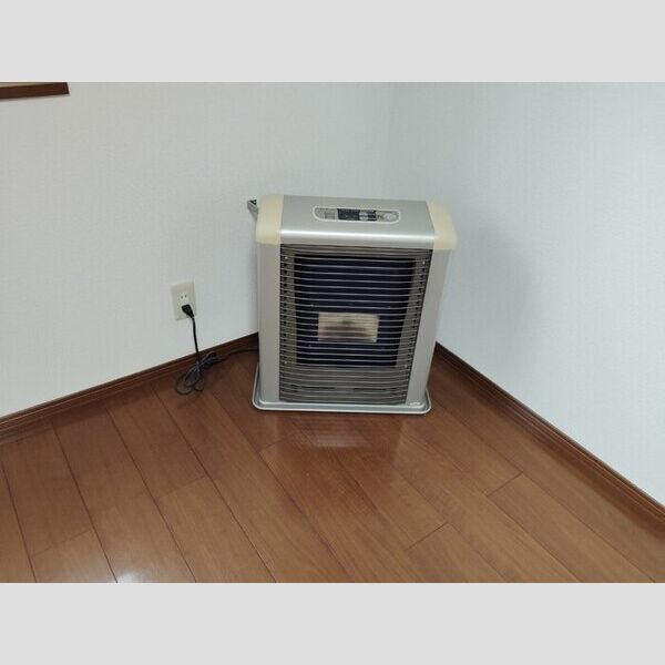 居室・リビング (灯油FFストーブ)