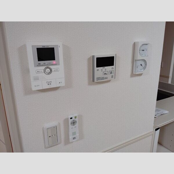 居室・リビング (モニター付きインターフォン)