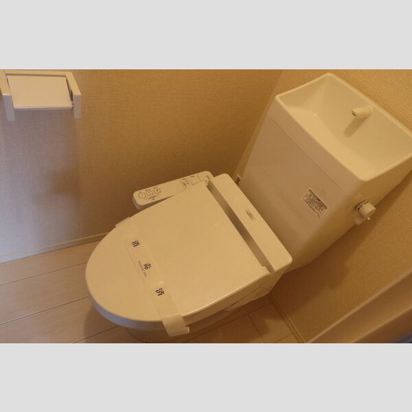 トイレ (トイレ)