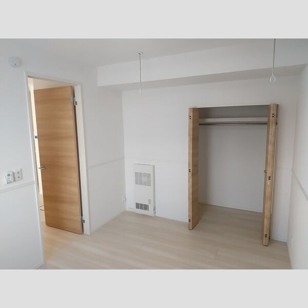 その他 (洋室(暖房器具、照明付き))
