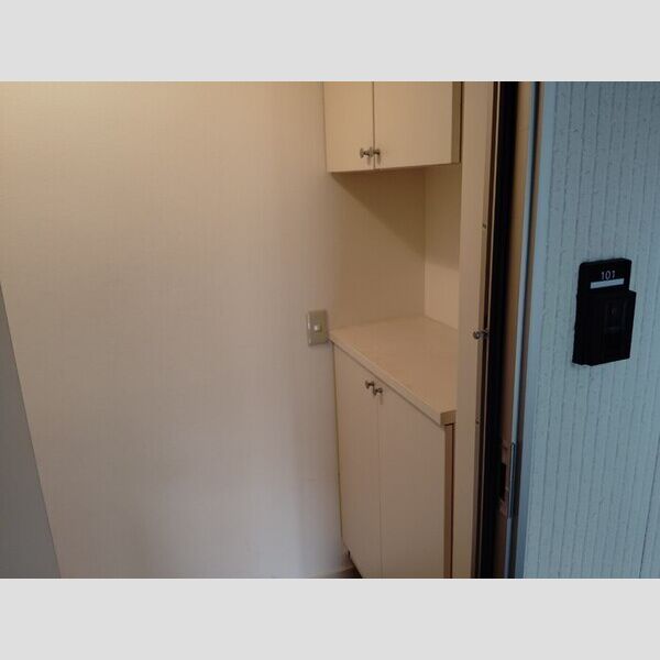 玄関 (シューズボックス)