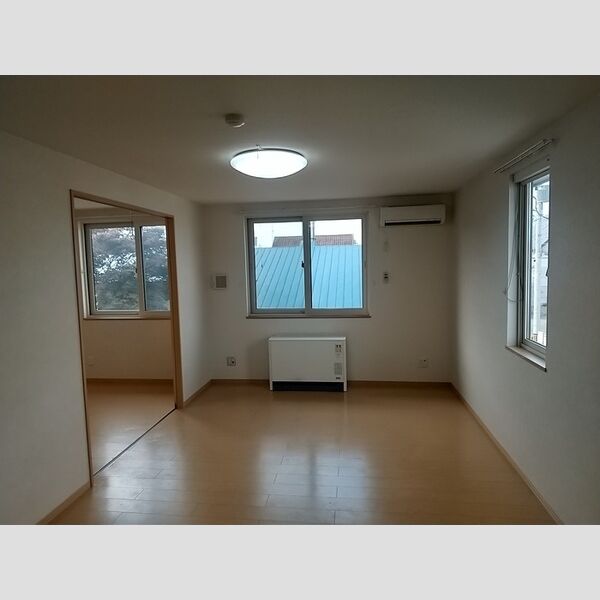 居室・リビング (リビング(エアコン、照明、蓄熱暖房機付き))