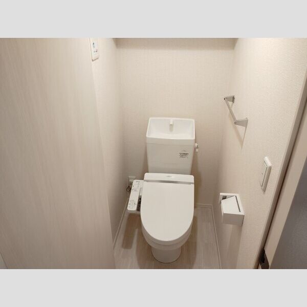 トイレ (温水洗浄暖房便座)