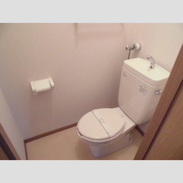 トイレ (トイレ)
