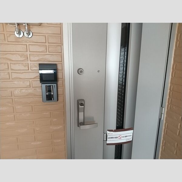 玄関 (モニター付きインターフォン、ツーロック)