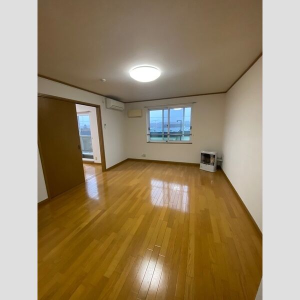 居室・リビング (LDK(FFストーブ・エアコン付き))