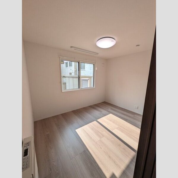 その他 (洋室①)