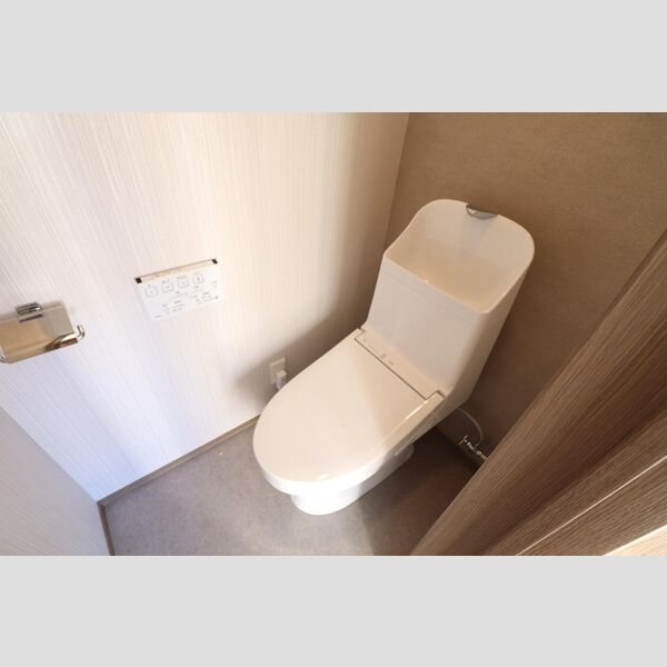 トイレ (温水洗浄暖房便座)