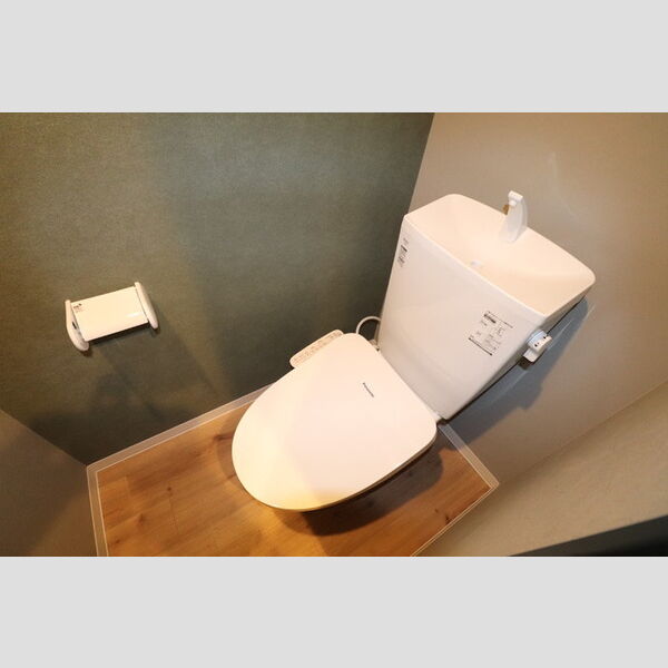 トイレ (トイレ(温水洗浄暖房便座付き))