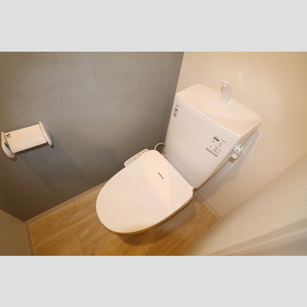 トイレ (トイレ(温水洗浄暖房便座付き))