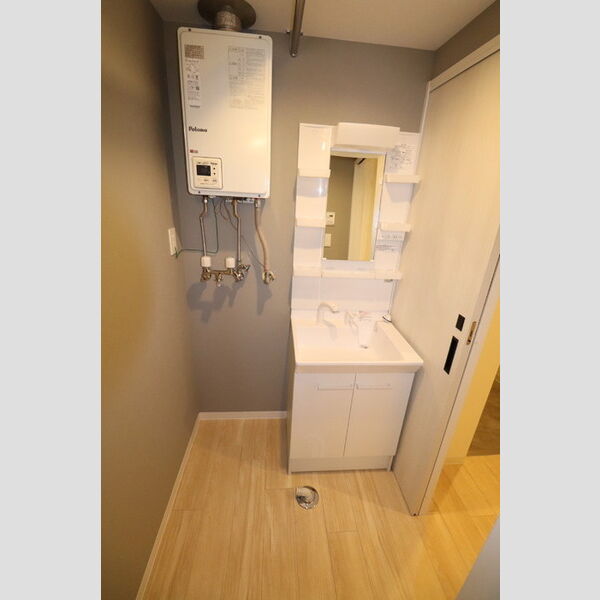 洗面所 (洗髪洗面化粧台)