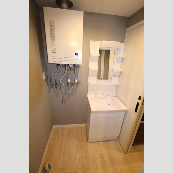 洗面所 (洗髪洗面化粧台)