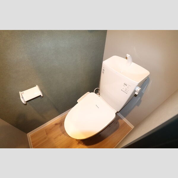 トイレ (トイレ(温水洗浄暖房便座付き))