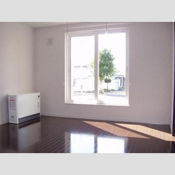 その他設備 (蓄熱式暖房・室内物干)