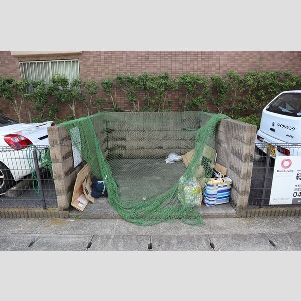 現地周辺 (ゴミ置き場)