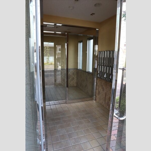 エントランス (エントランス)