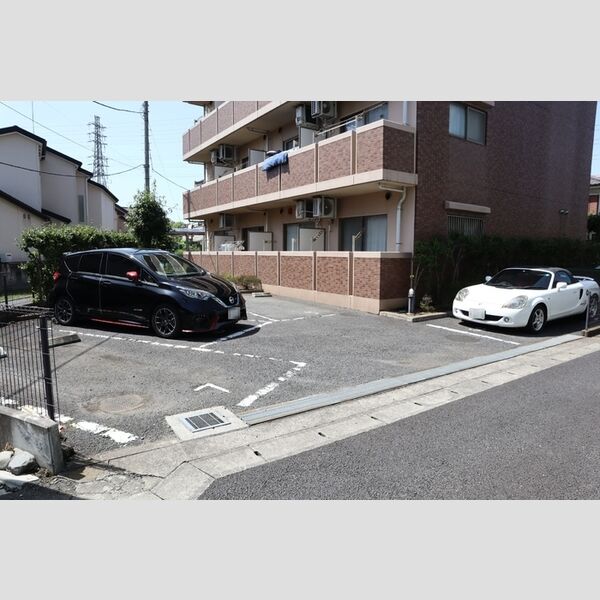 駐車場 (駐車場)