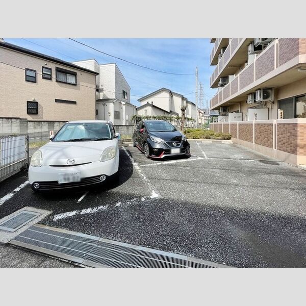 駐車場 (駐車場)