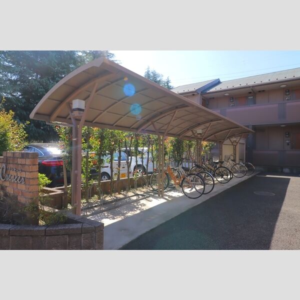 現地周辺 (駐輪場)