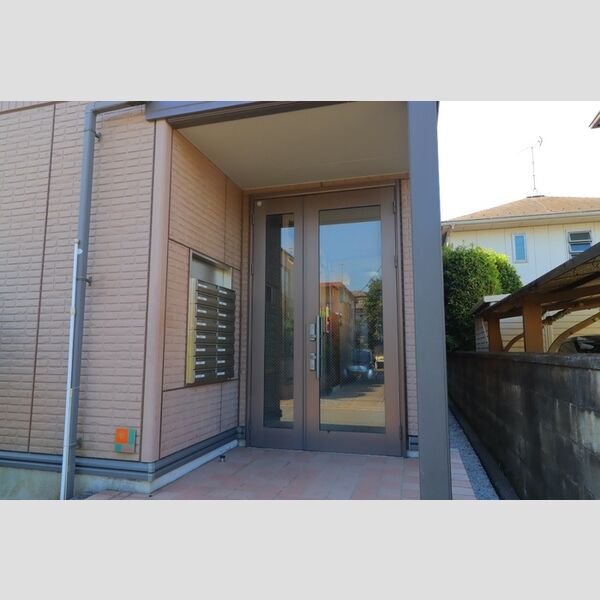 エントランス (エントランス)