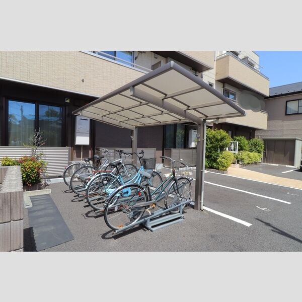 現地周辺 (駐輪場)