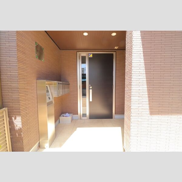 エントランス (エントランス)