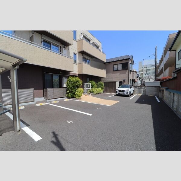 駐車場 (駐車場)