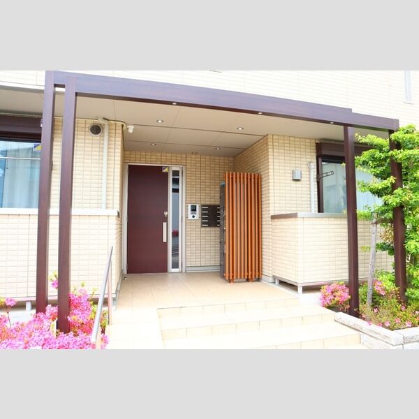 エントランス (エントランス)