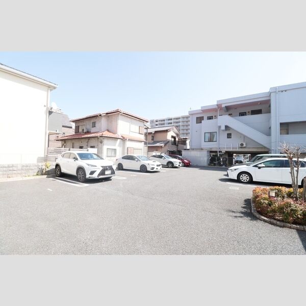 駐車場 (駐車場)
