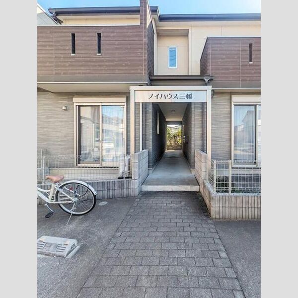 エントランス (エントランス)