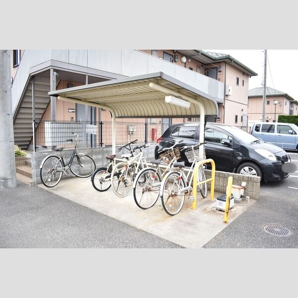 現地周辺 (駐輪場)