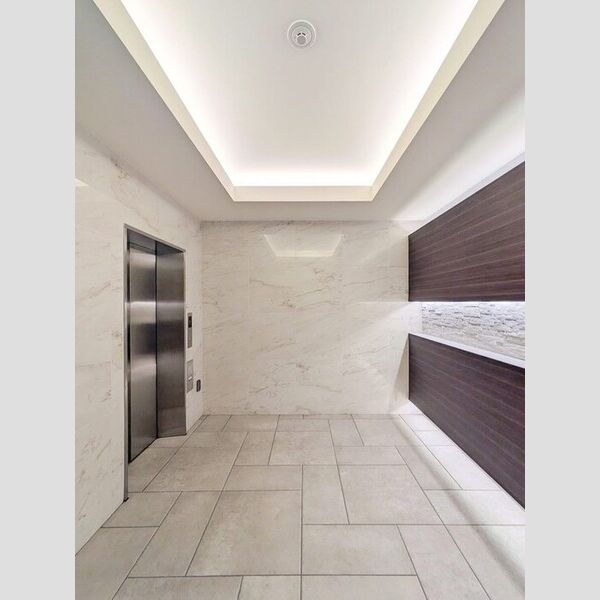 エントランス (ロビー)