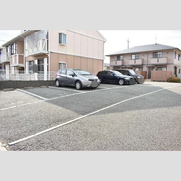 駐車場 (駐車場)