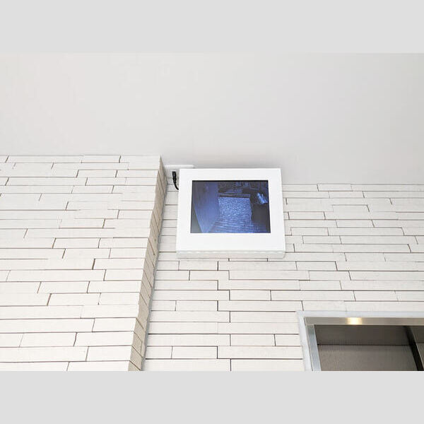 現地周辺 (防犯カメラ用モニタ)