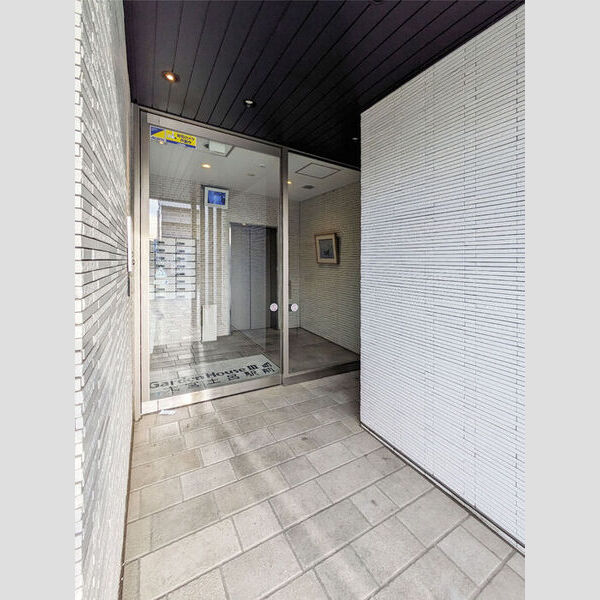 エントランス (エントランス)