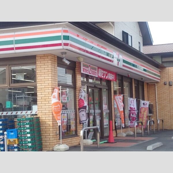 現地周辺 (セブンイレブン)
